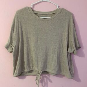 AE Cropped Basic Tee with Tie Waist Size Large